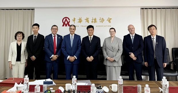 马夫会长会见欧盟知识产权局（EUIPO）局长若昂·内格罗